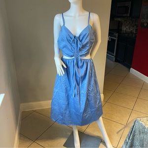 Plus Size Cutout Fit & Flare Midi Dress
New
Size 0x
Brand is Forever 21